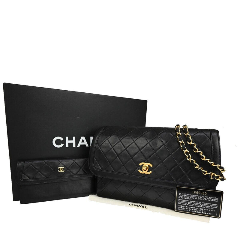 Chanel Matelassé Black Leather Shoulder Bag (Pre-Owned)