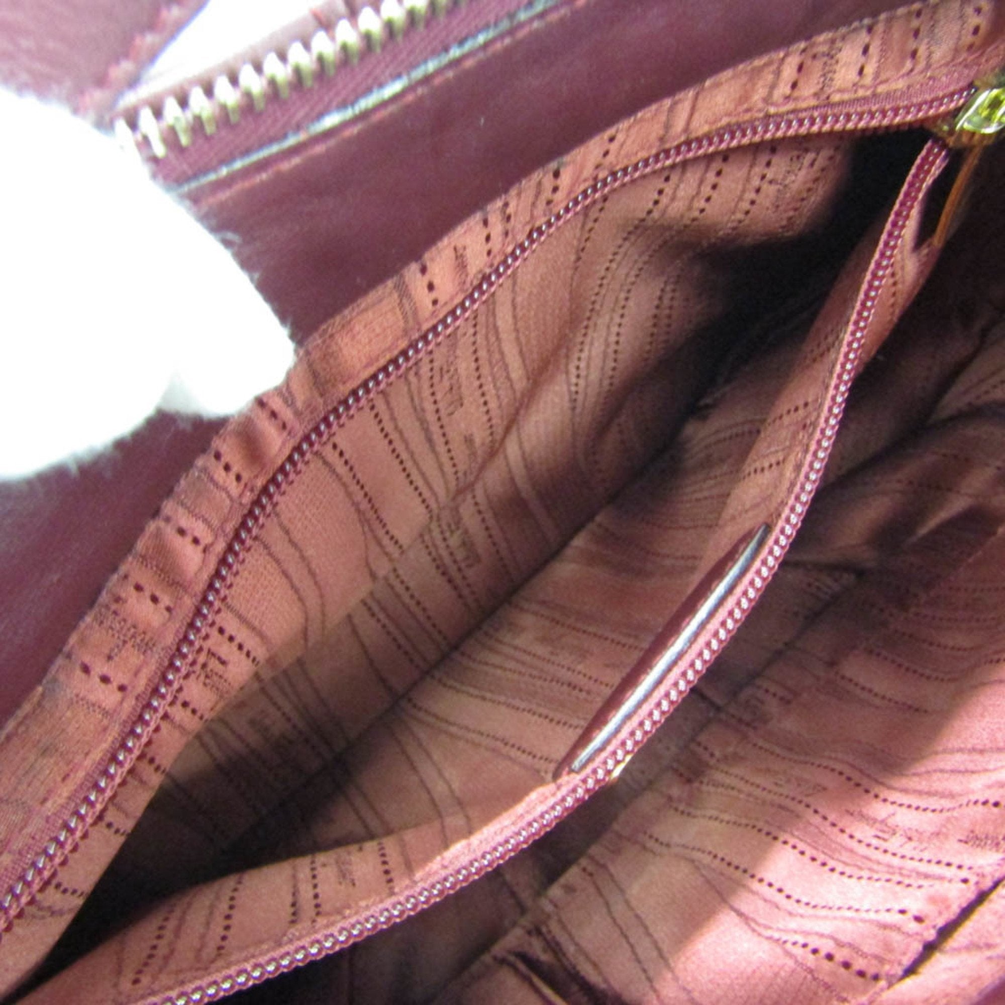 Salvatore Ferragamo Vara Burgundy Leather Shoulder Bag (Pre-Owned)