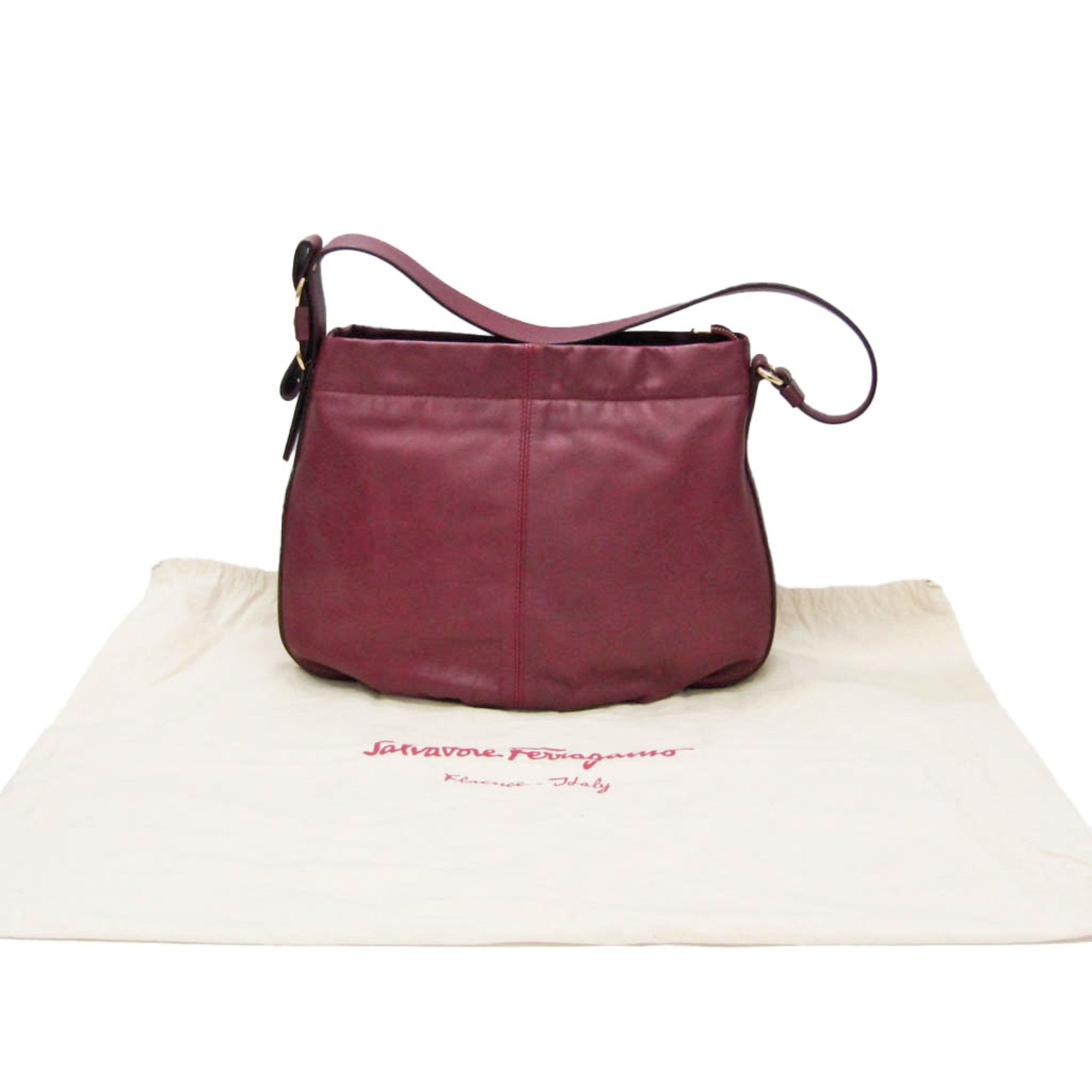 Salvatore Ferragamo Vara Burgundy Leather Shoulder Bag (Pre-Owned)
