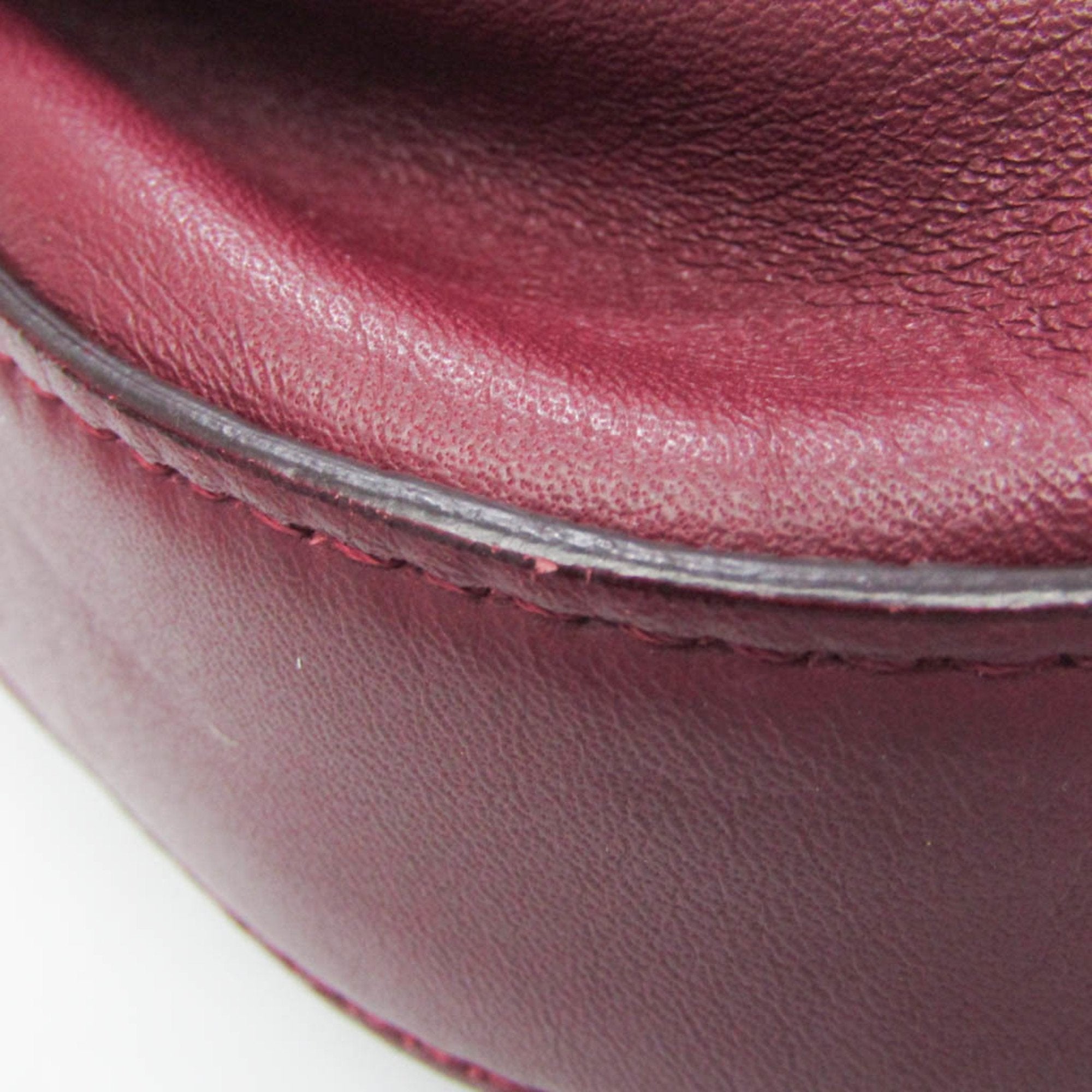 Salvatore Ferragamo Vara Burgundy Leather Shoulder Bag (Pre-Owned)
