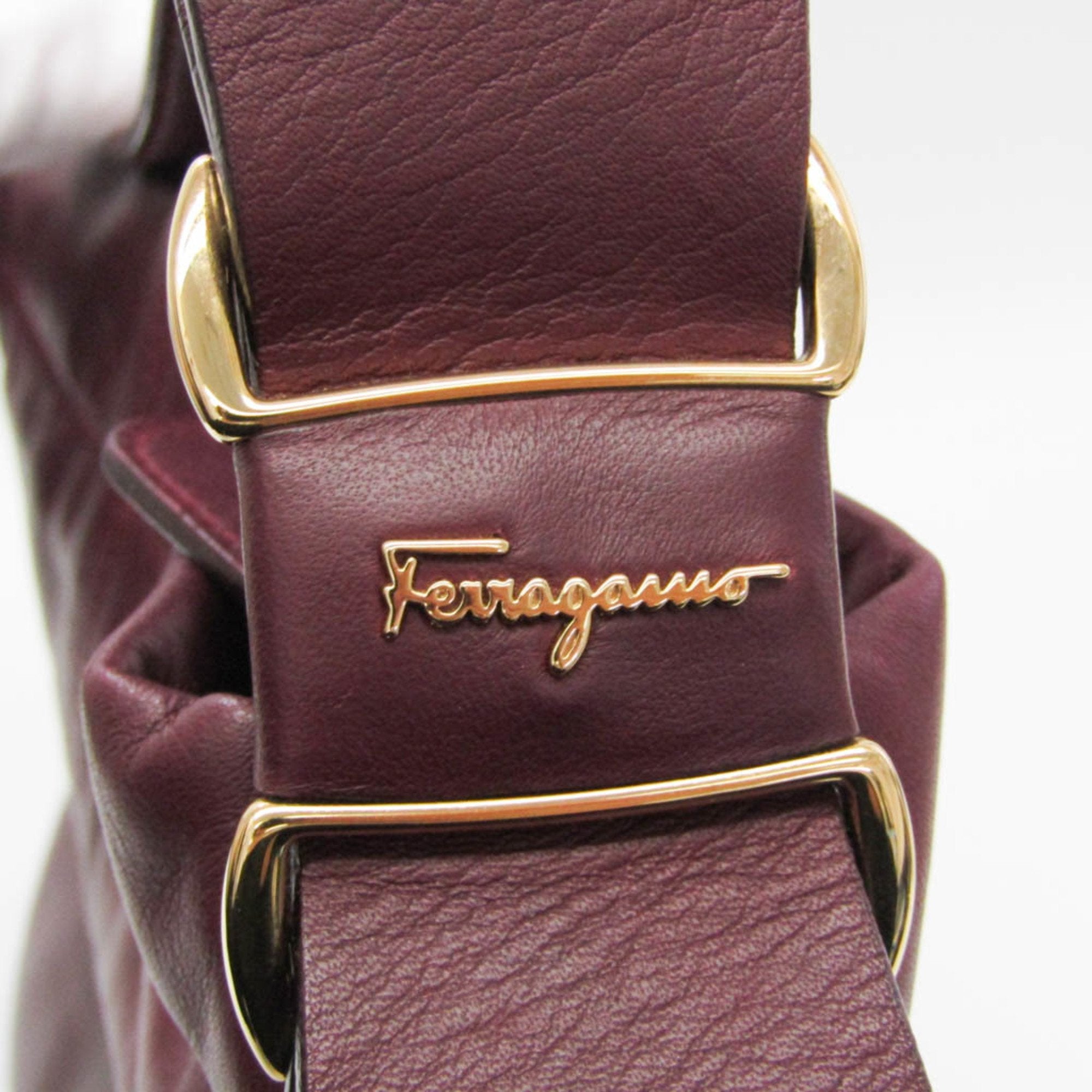 Salvatore Ferragamo Vara Burgundy Leather Shoulder Bag (Pre-Owned)