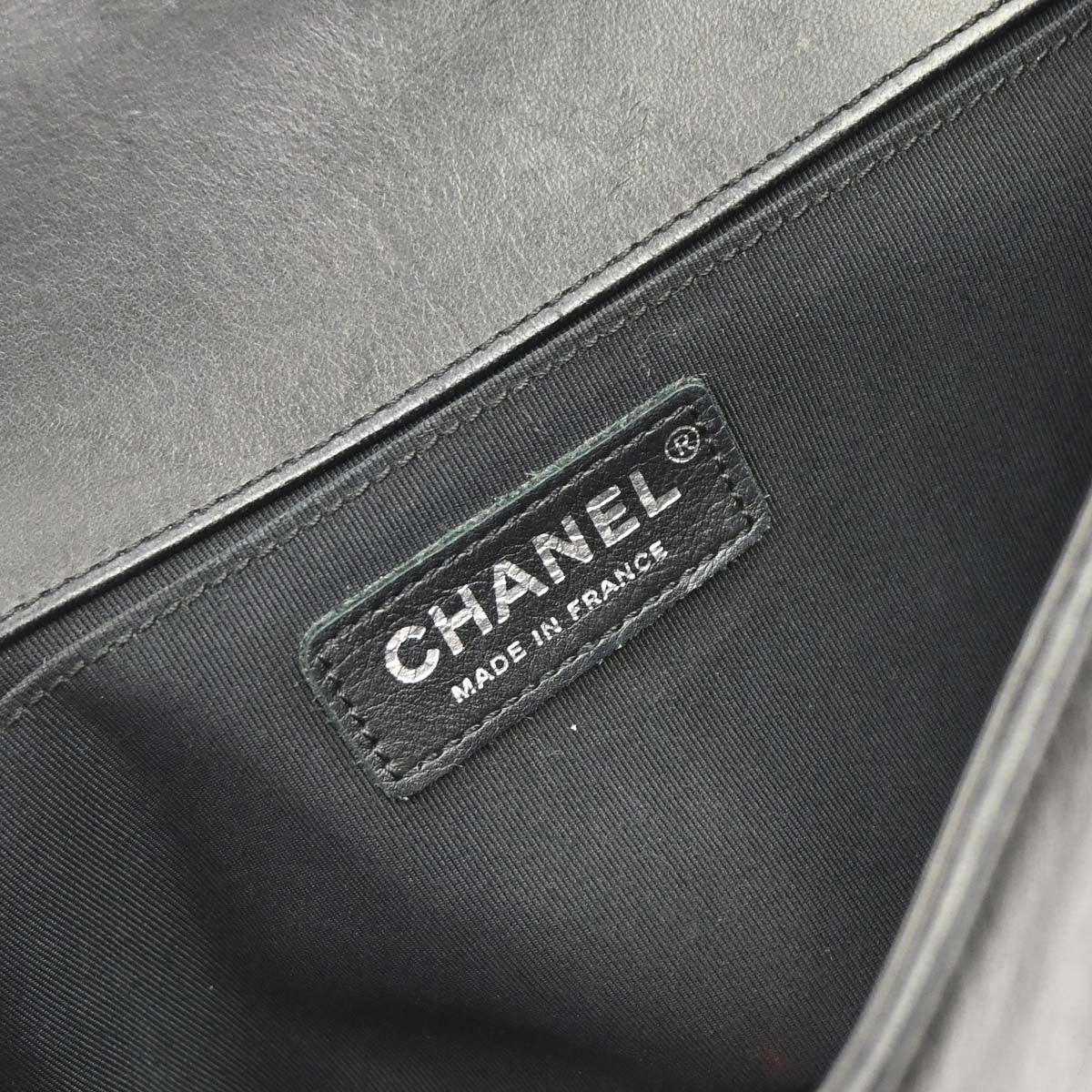 Chanel Boy Flap 3D Pleated Leather Black Leather Shoulder Bag Bag (Pre-Owned)