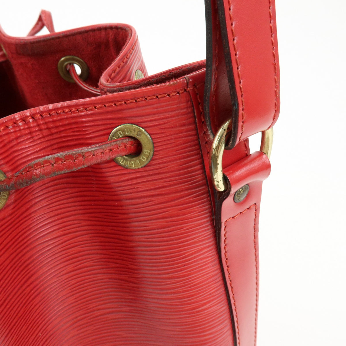Louis Vuitton Petit Noe Epi Leather Red Leather Handbag (Pre-Owned)