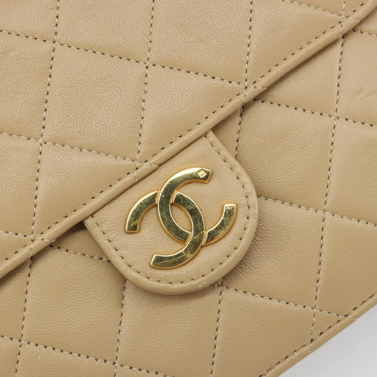 Chanel Vintage Clutch With Chain Quilted Leather Beige Leather Clutche & Pouche Bag (Pre-Owned)