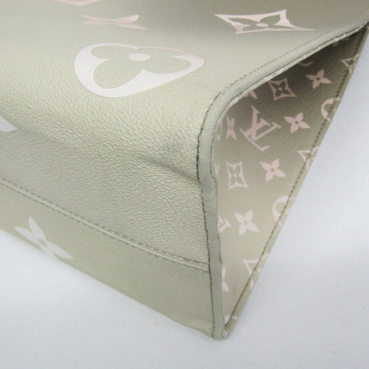 Louis Vuitton Onthego Spring In The City Monogram Giant Canvas Khaki Canvas Tote Bag Bag (Pre-Owned)