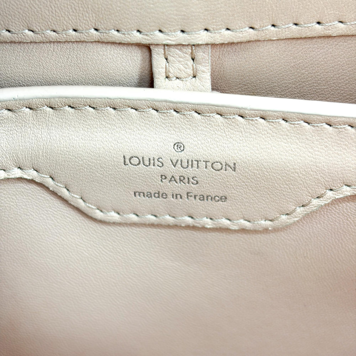 Louis Vuitton Flower Chain Capucines Leather Beige Leather Handbag (Pre-Owned)