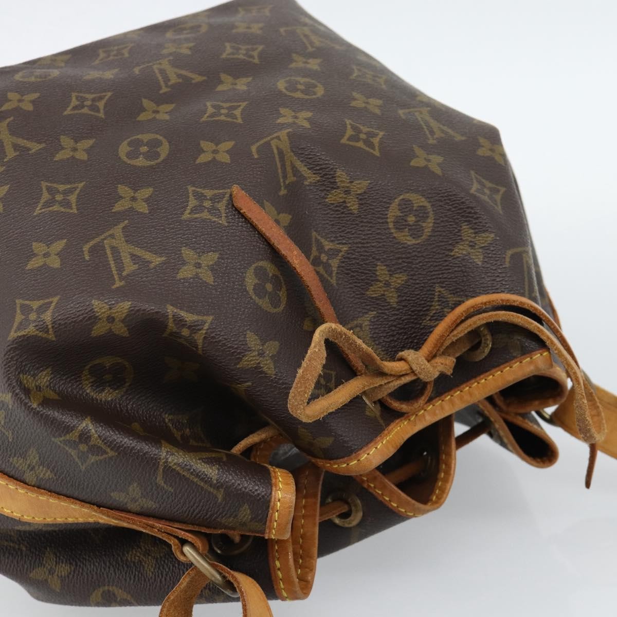 Louis Vuitton Petit Noe Monogram Canvas Brown Canvas Shoulder Bag Bag (Pre-Owned)