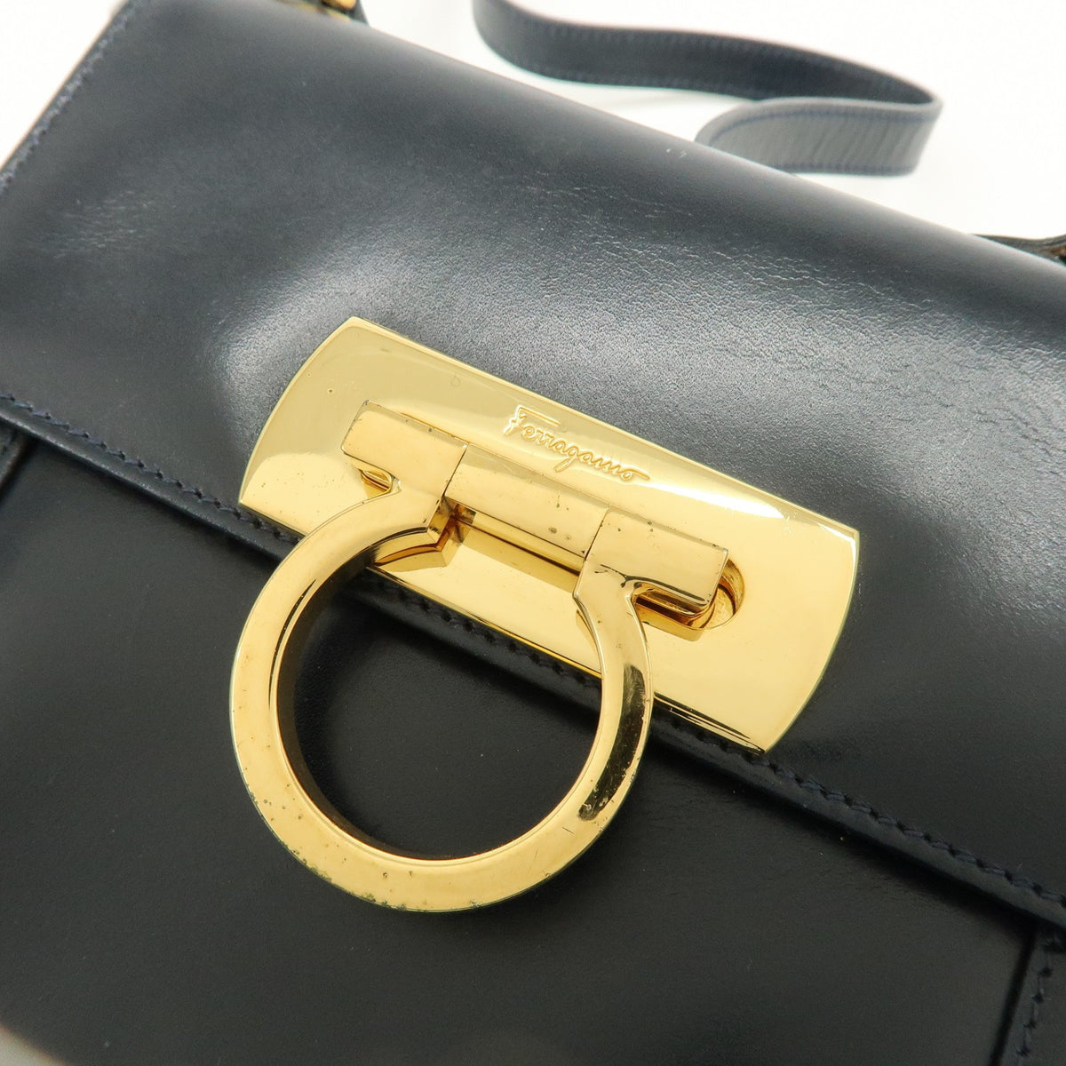 Salvatore Ferragamo Vintage Gancini Flap Leather Navy Leather Shoulder Bag Bag (Pre-Owned)