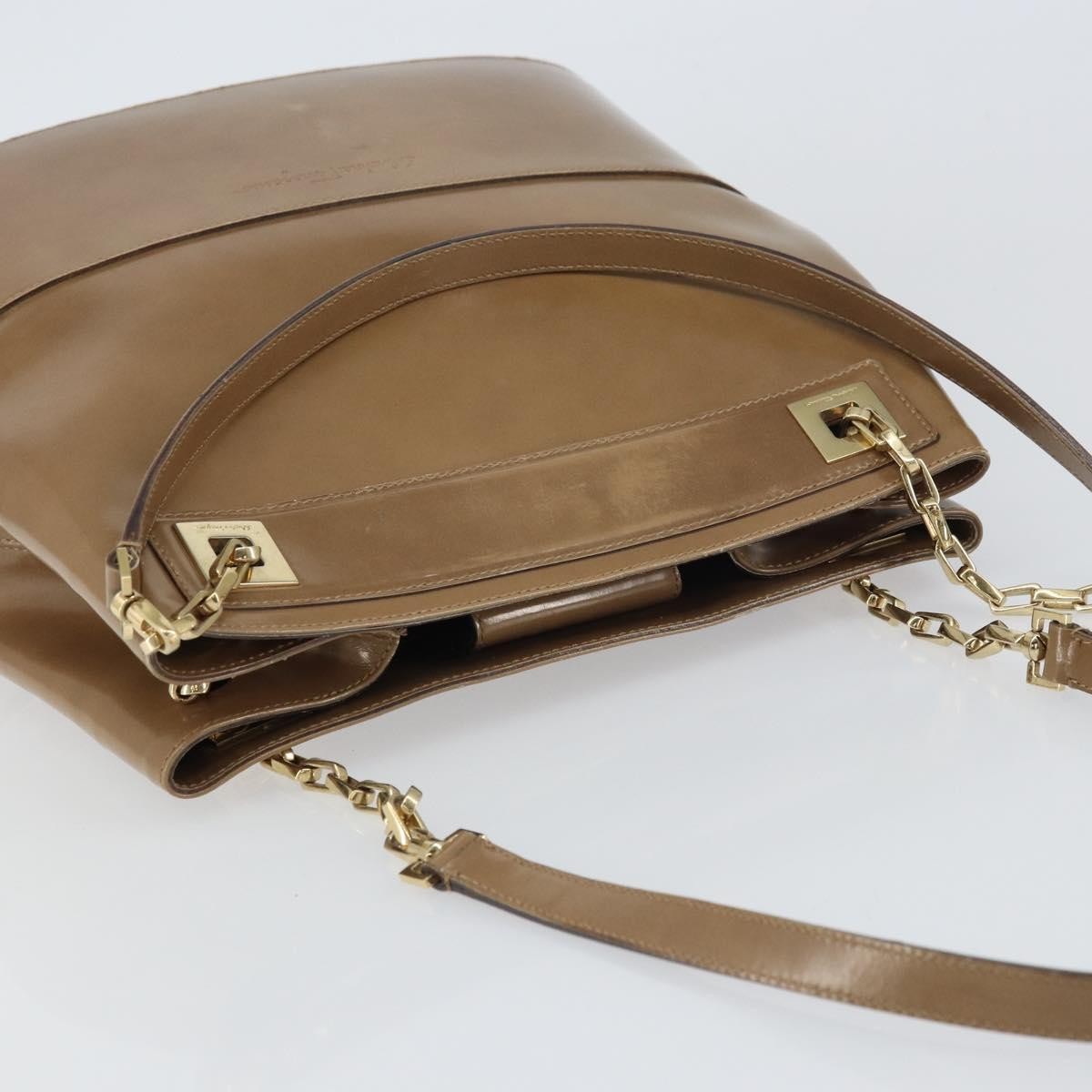 Salvatore Ferragamo Vintage Chain Patent Leather Beige Patent_Leather Shoulder Bag Bag (Pre-Owned)
