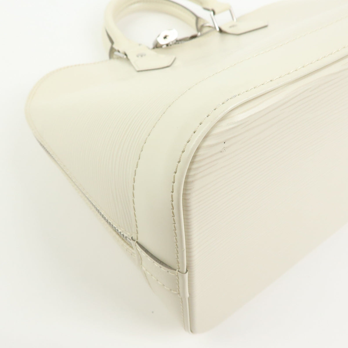 Louis Vuitton Alma Epi Leather White Leather Handbag (Pre-Owned)