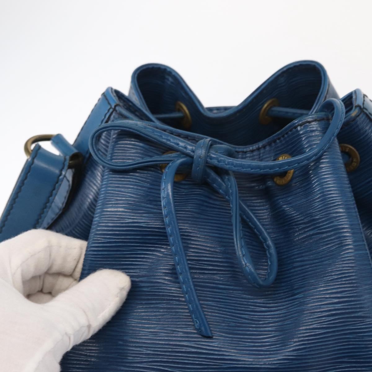 Louis Vuitton Noe Epi Leather Blue Leather Shoulder Bag Bag (Pre-Owned)