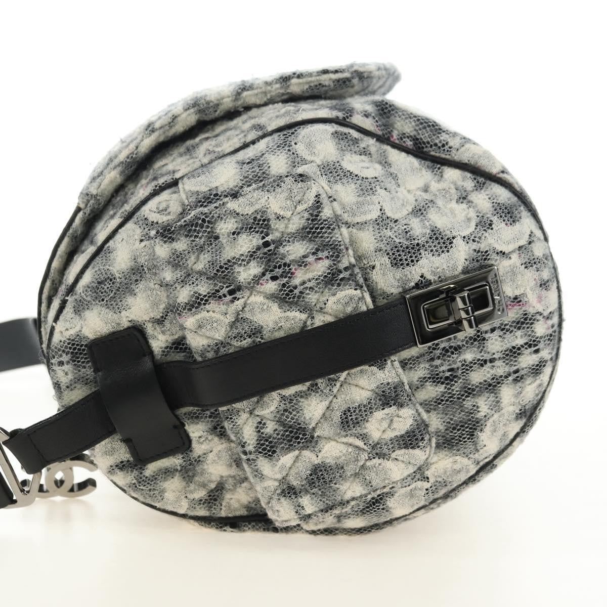 Chanel Vintage Camellia Flap Camera Quilted Tweed White Wool Shoulder Bag Bag (Pre-Owned)