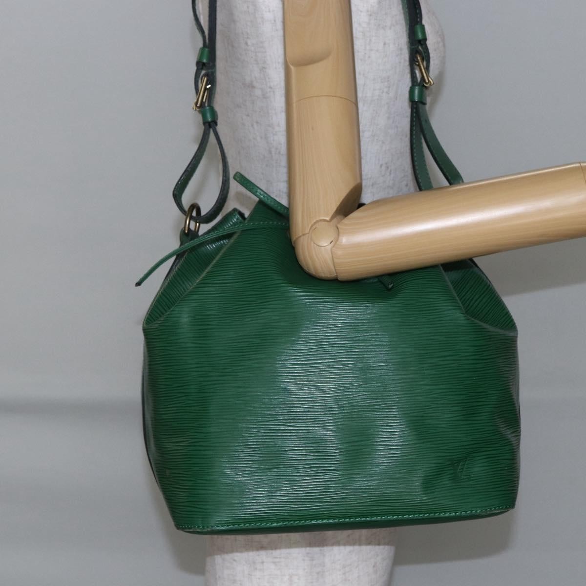 Louis Vuitton Petit Noe Epi Leather Green Leather Shoulder Bag Bag (Pre-Owned)