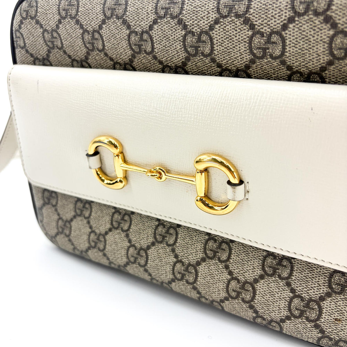 Gucci Horsebit 1955 Flap Pocket Camera Gg Coated Canvas And Leather Beige Canvas Shoulder Bag Bag (Pre-Owned)