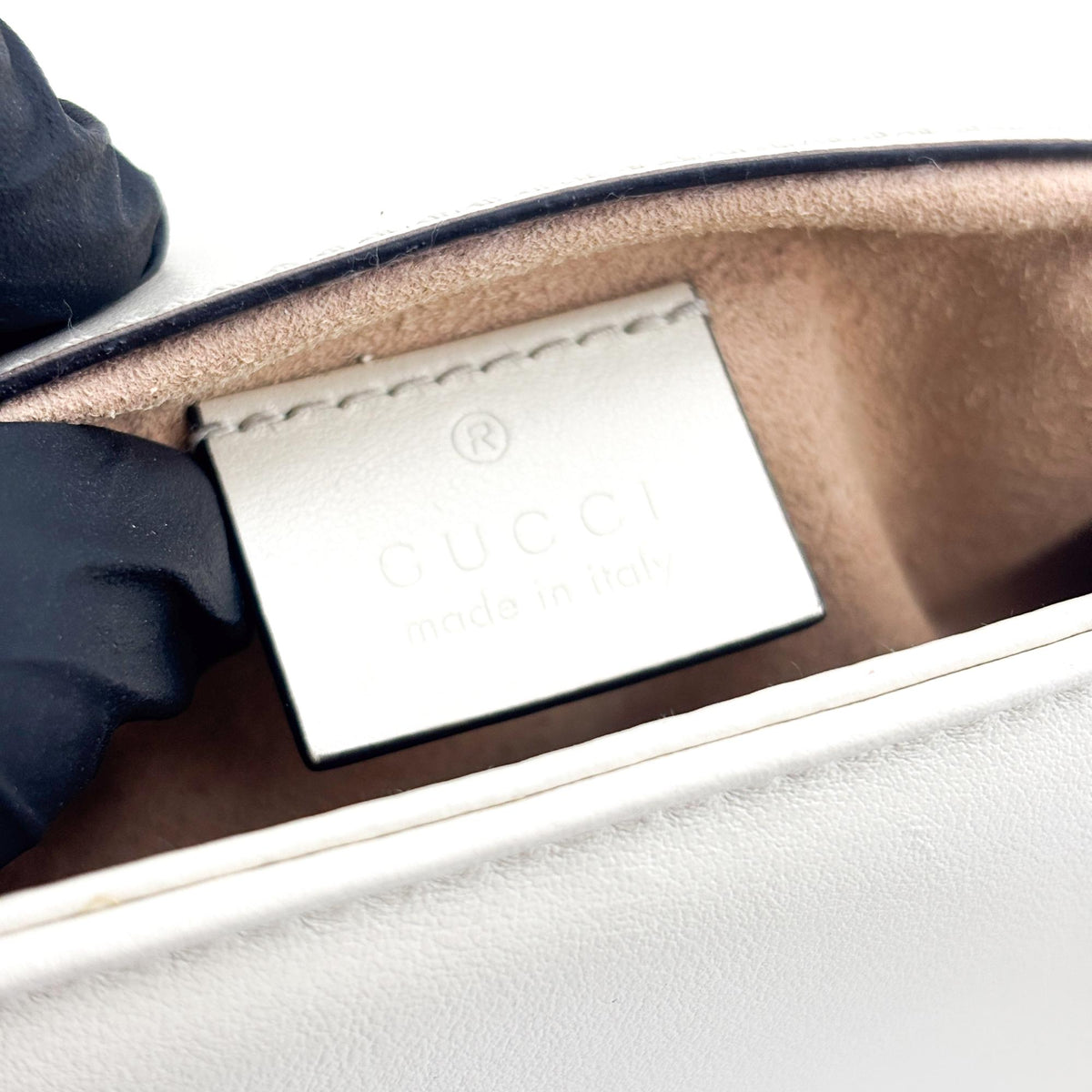 Gucci Gg Marmont Top Handle Flap Matelasse Leather White Leather Handbag (Pre-Owned)
