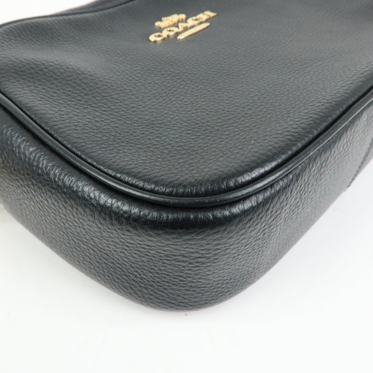 Coach Shoulder Leather Black Leather Handbag (Pre-Owned)