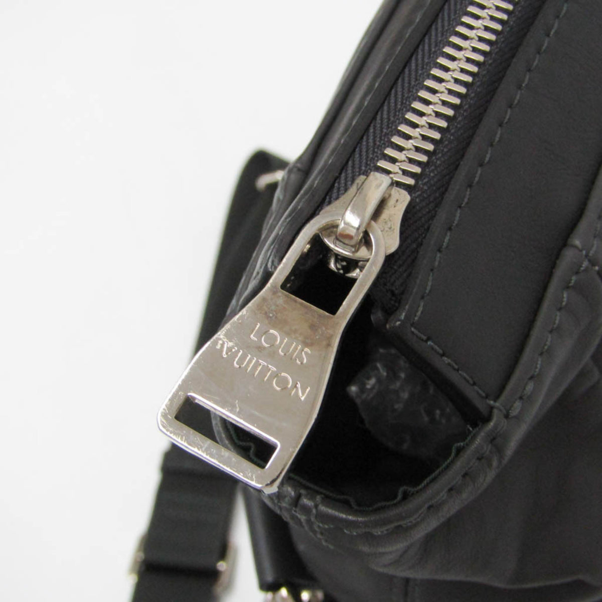 Louis Vuitton V Line Move Gaston Leather Gray Leather Handbag (Pre-Owned)