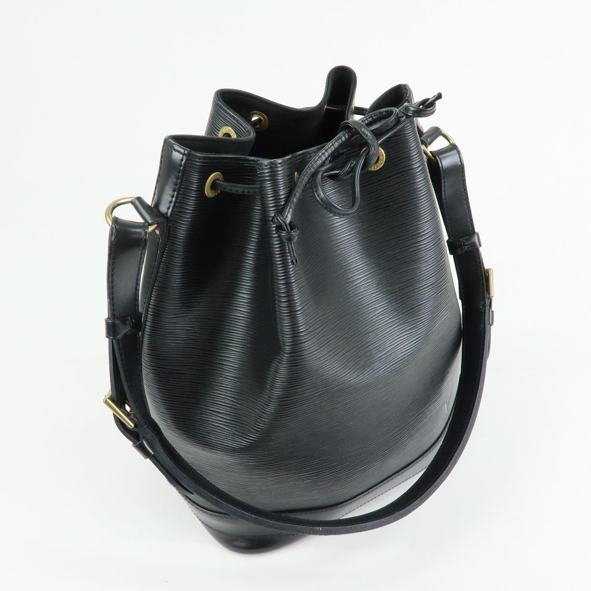 Louis Vuitton Noe Epi Leather Black Leather Shoulder Bag Bag (Pre-Owned)