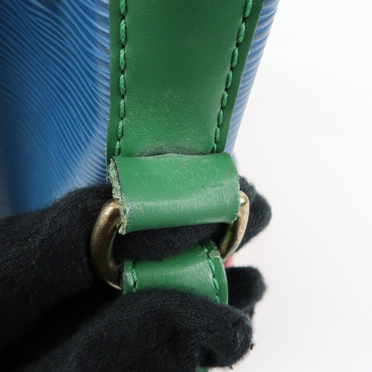 Louis Vuitton Tricolor Noe Epi Leather Blue Leather Handbag (Pre-Owned)