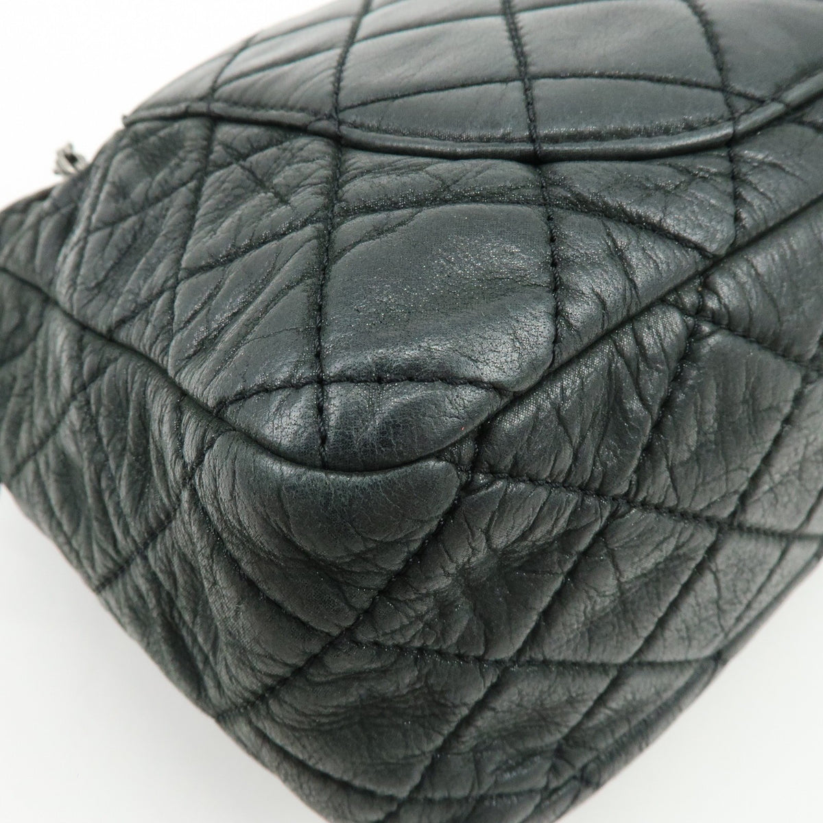 Chanel Shoulder Quilted Leather Black Calfskin Shoulder Bag Bag (Pre-Owned)