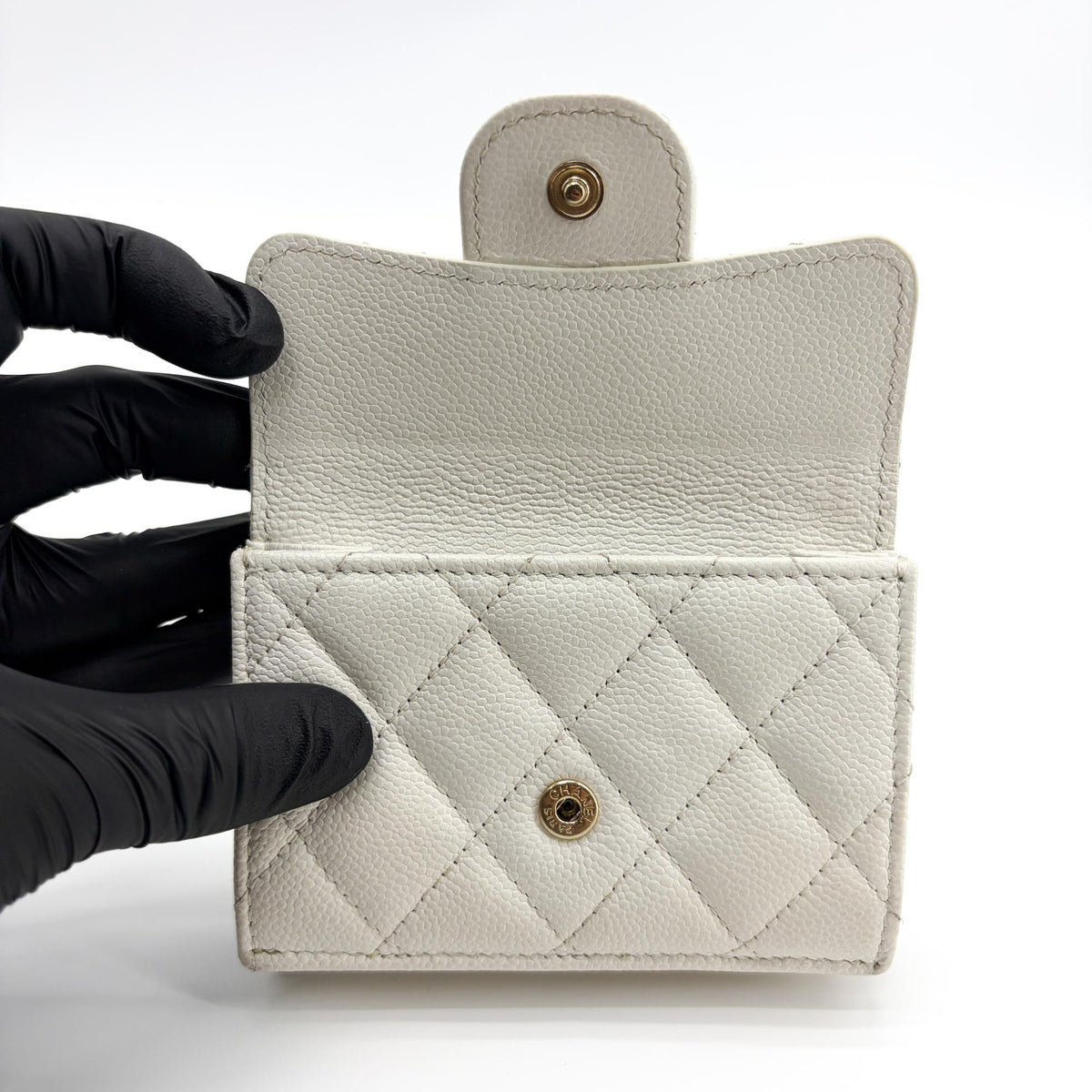 Chanel Classic Flap Card Holder Quilted Caviar White Calfskin Card Holders Accessory (Pre-Owned)