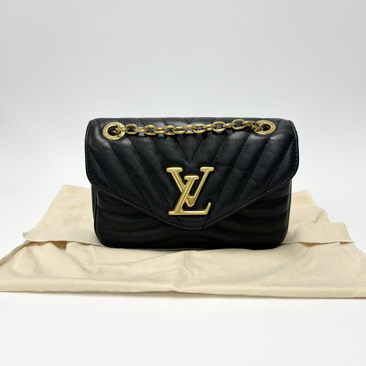 Louis Vuitton New Wave Chain Bag Nm Quilted Leather Black Leather Shoulder Bag Bag (Pre-Owned)