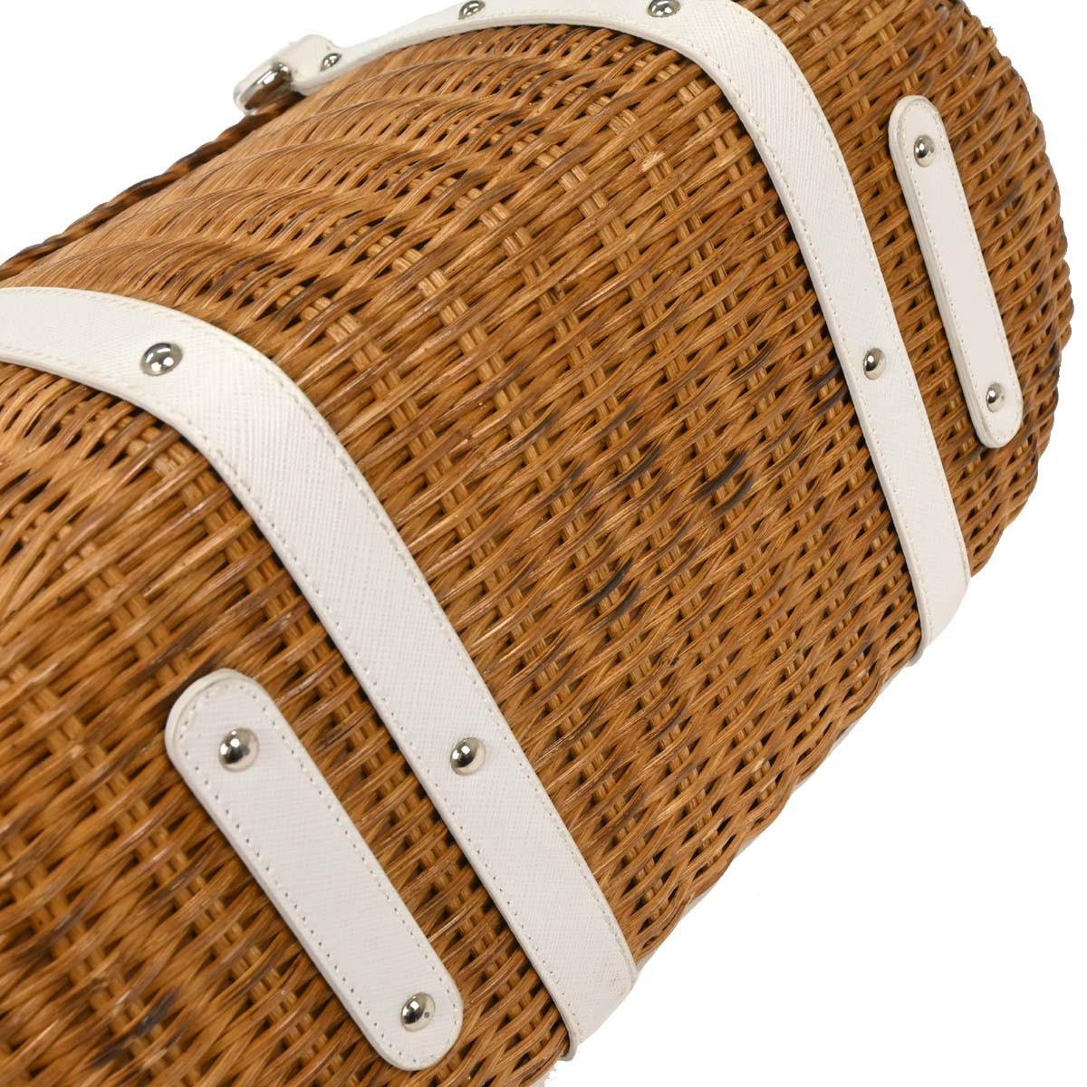 Salvatore Ferragamo Basket Gancini Leather And Wicker White Leather Handbag (Pre-Owned)