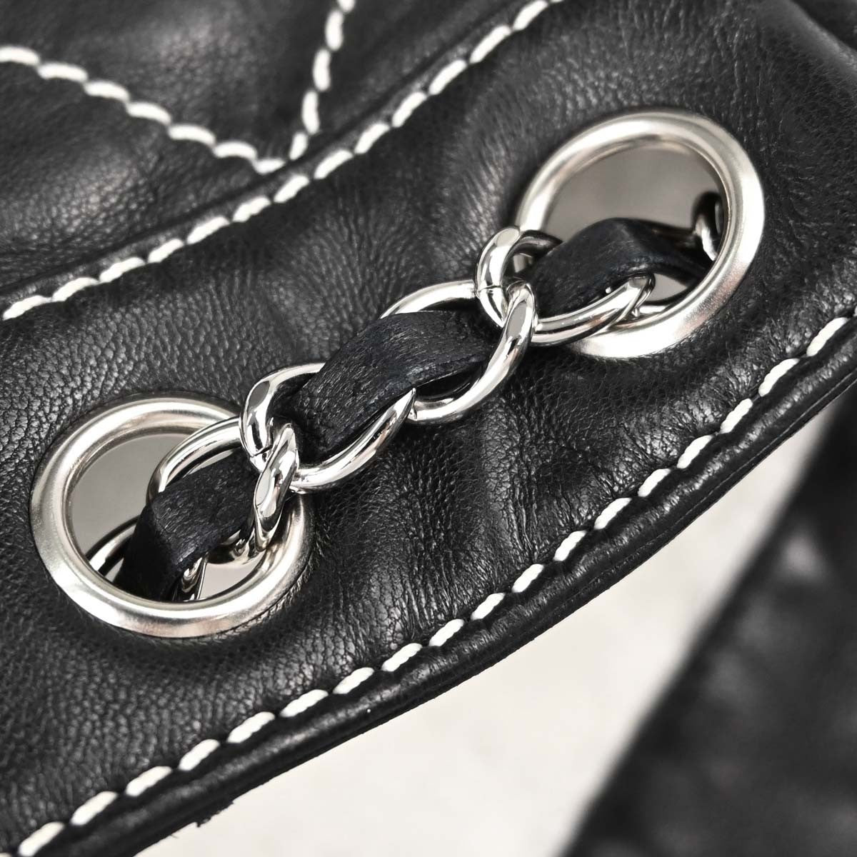 Chanel Surpique Chain Quilted Leather Black Calfskin Tote Bag Bag (Pre-Owned)