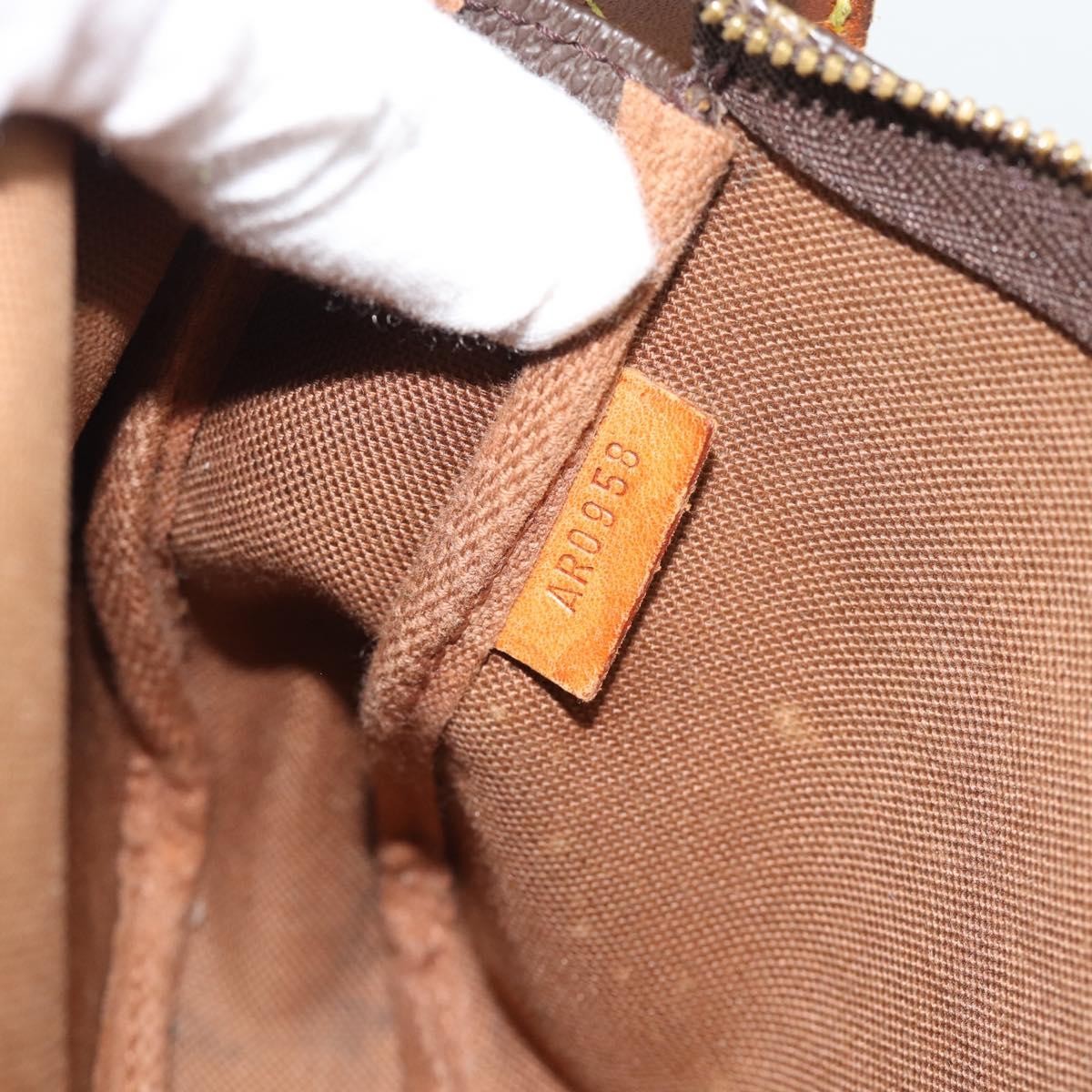 Louis Vuitton Pochette Accessoires Monogram Brown Canvas Clutche & Pouche Bag (Pre-Owned)