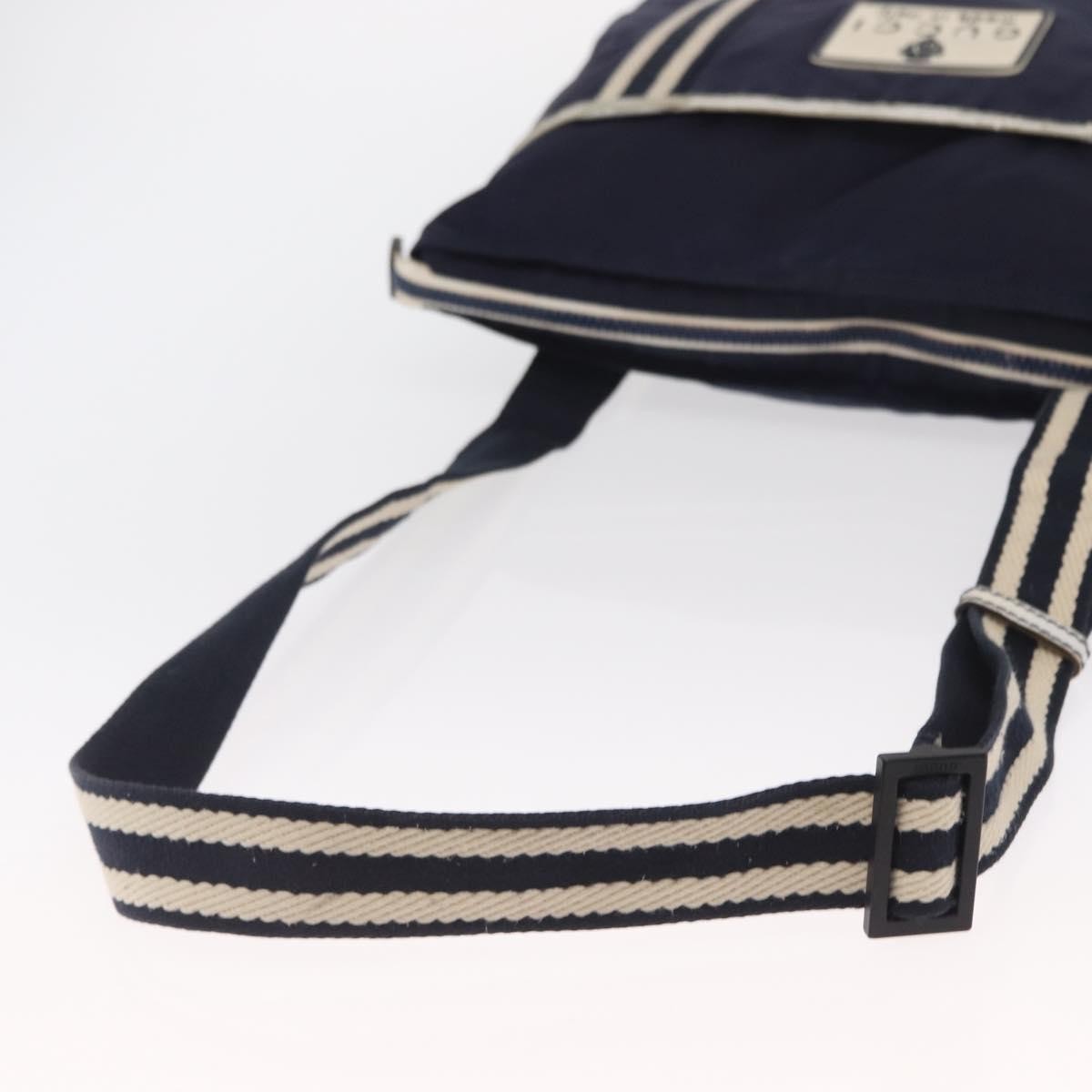 Gucci Vintage Gg Coated Canvas Navy Nylon Shoulder Bag Bag (Pre-Owned)