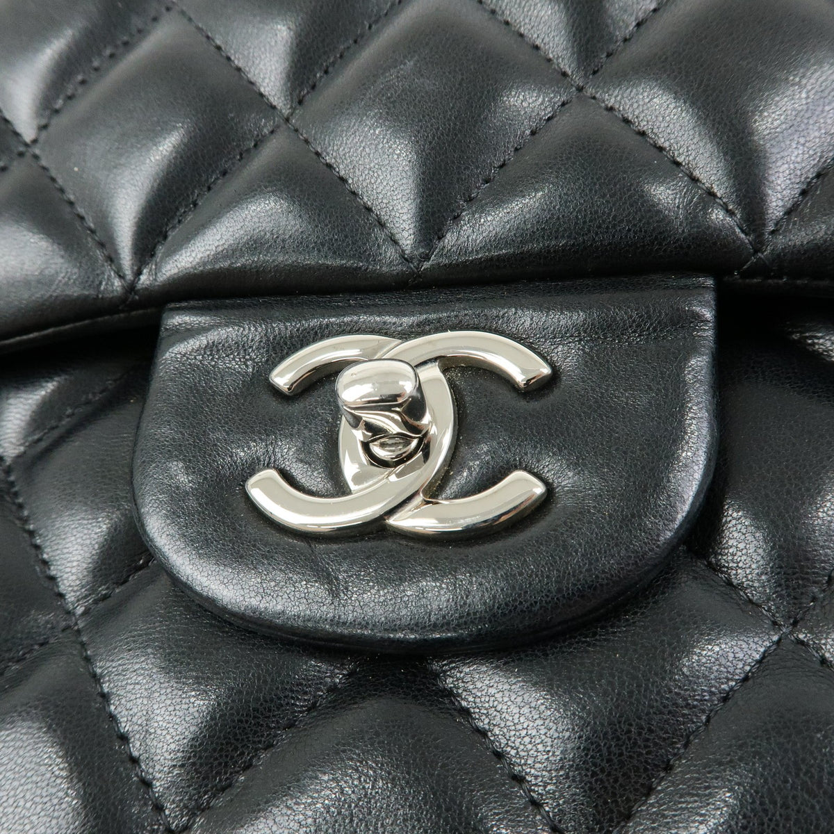 Chanel Classic Timeless Double Flap Quilted Lambskin Black Leather Handbag (Pre-Owned)