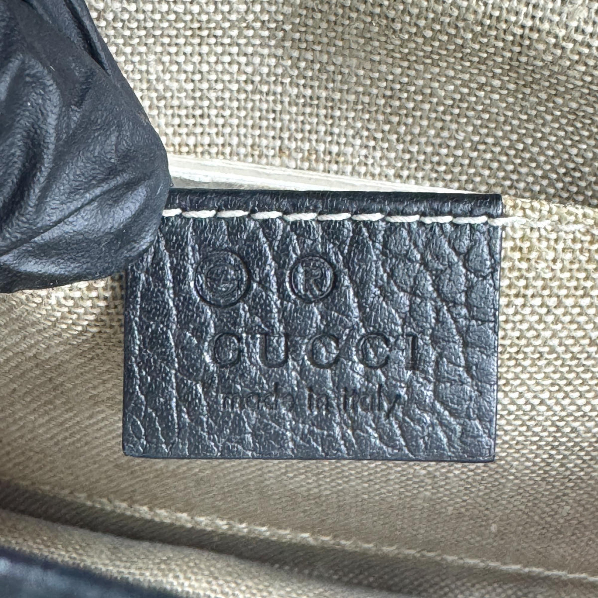 Gucci Interlocking Leather Black Leather Shoulder Bag Bag (Pre-Owned)