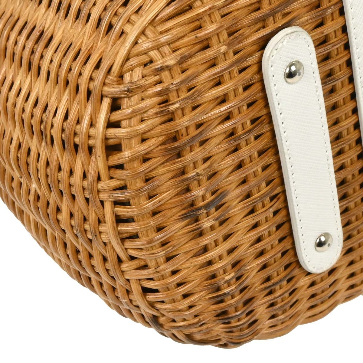 Salvatore Ferragamo Basket Gancini Leather And Wicker White Leather Handbag (Pre-Owned)