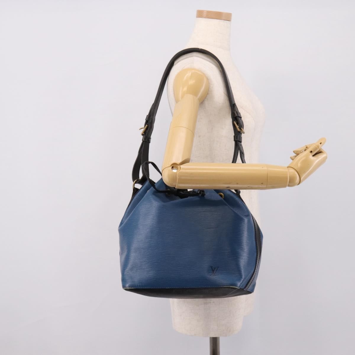 Louis Vuitton Bicolor Petit Noe Epi Leather Blue Leather Shoulder Bag Bag (Pre-Owned)