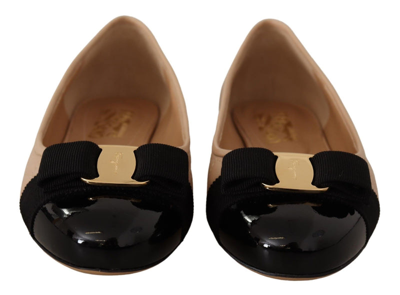 Salvatore Ferragamo Elegant Quilted Leather Flats - Chic Dual-Tone Women's Design