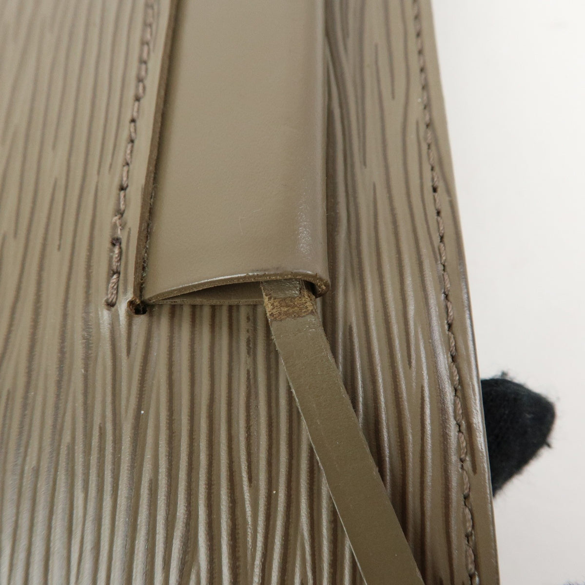 Louis Vuitton Saint Tropez Epi Leather Beige Leather Handbag (Pre-Owned)