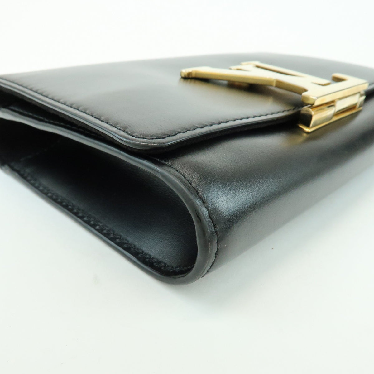 Louis Vuitton Chain Louise Clutch Leather Black Leather Clutche & Pouche Bag (Pre-Owned)