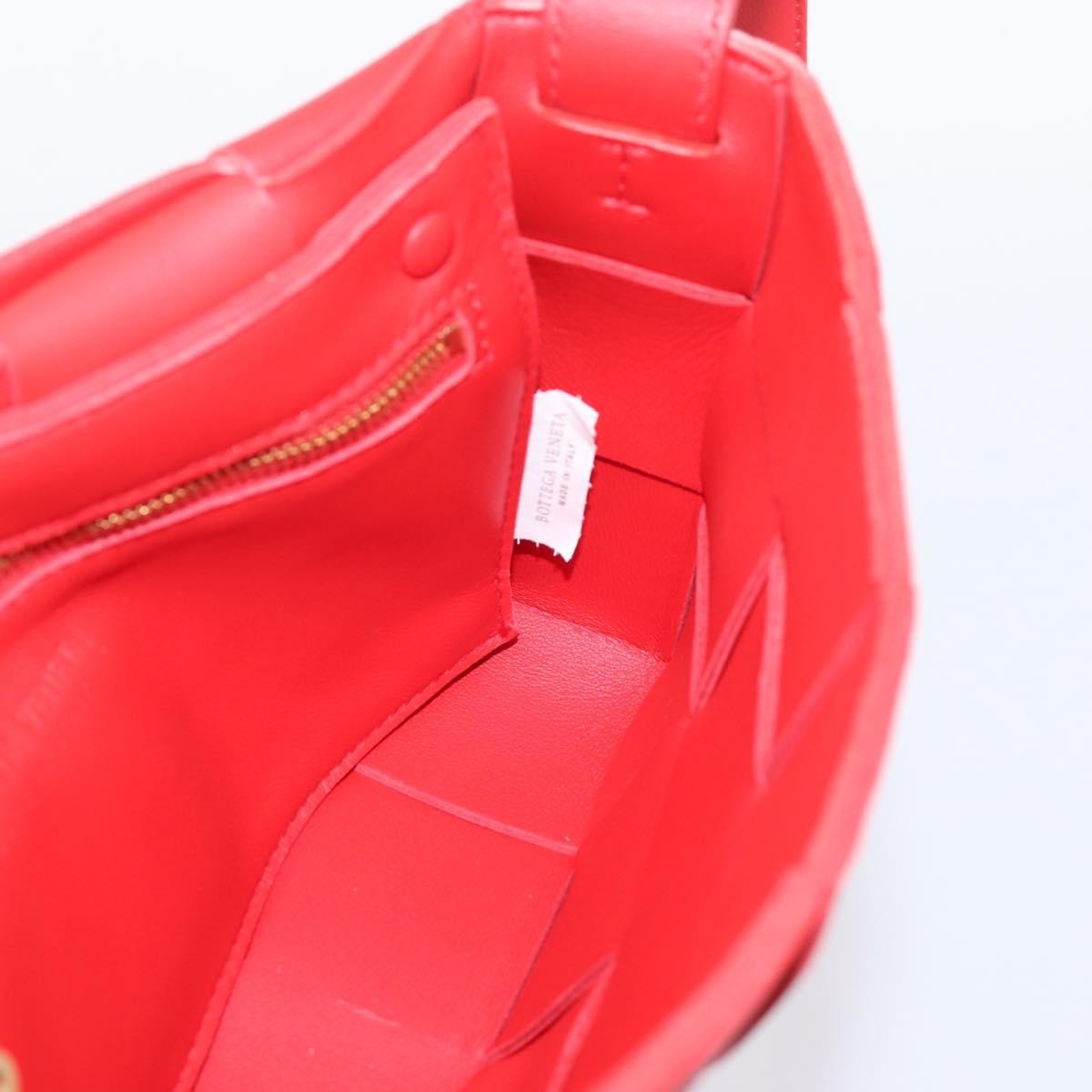 Bottega Veneta Cassette Maxi Intrecciato Leather Red Leather Crossbody Bag Bag (Pre-Owned)