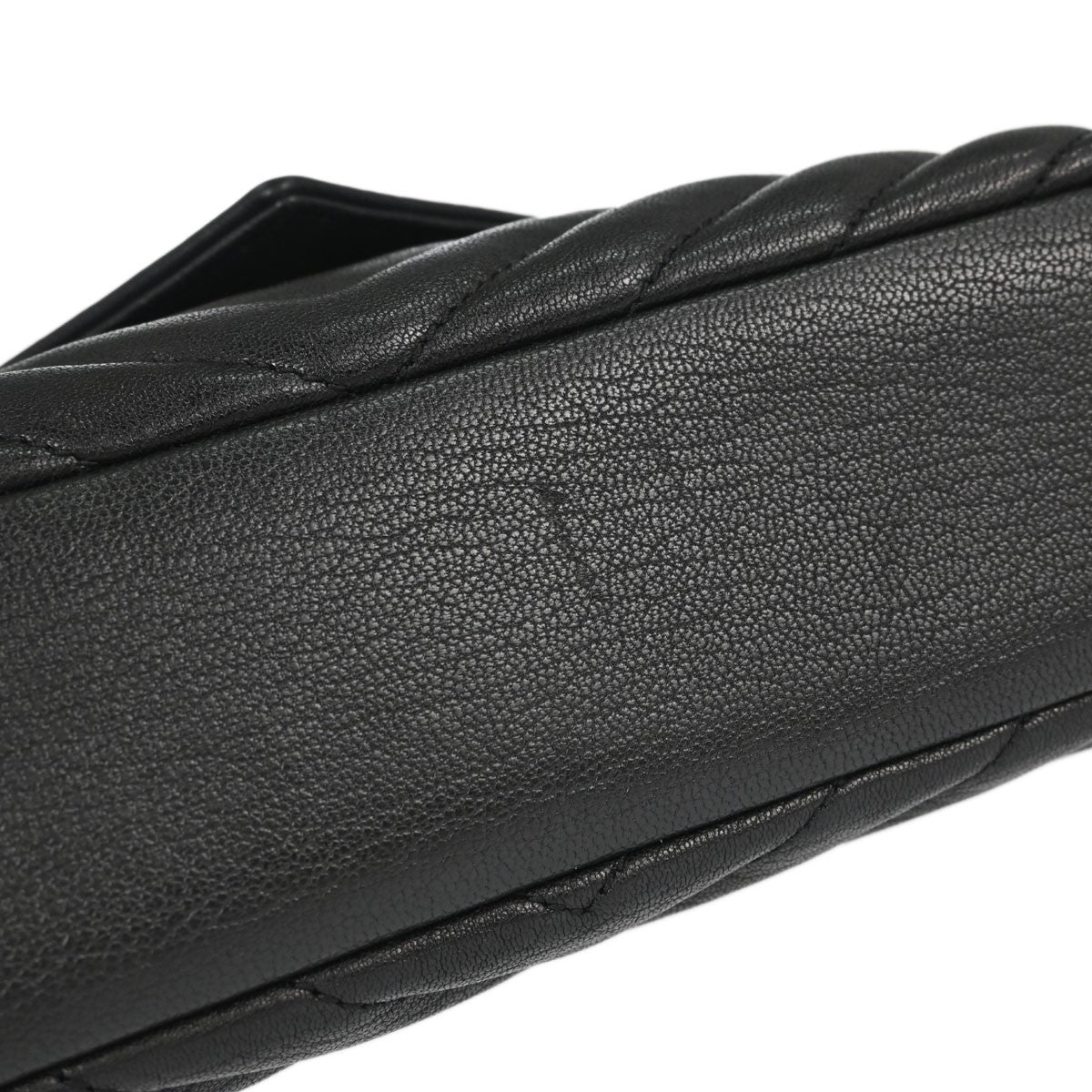 Saint Laurent Classic Monogram College Matelasse Chevron Leather Black Leather Handbag (Pre-Owned)