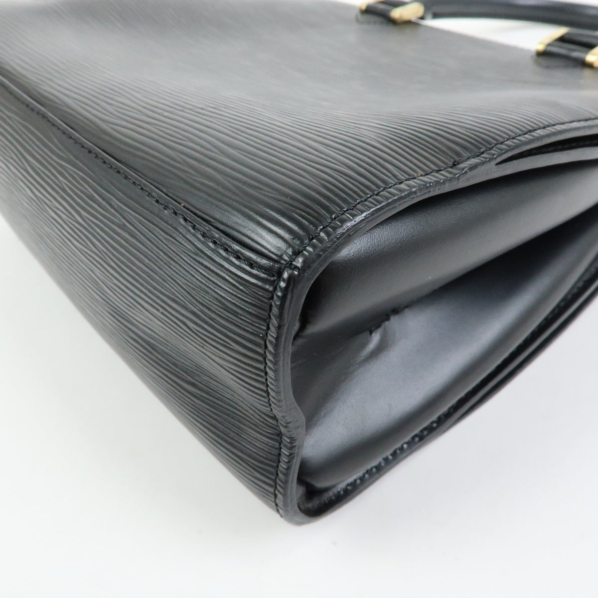Louis Vuitton Pont Neuf Epi Leather Black Leather Handbag (Pre-Owned)