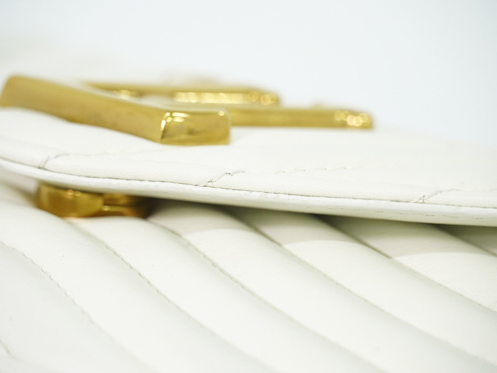 Louis Vuitton New Wave Multi Pochette Quilted Leather White Leather Shoulder Bag Bag (Pre-Owned)