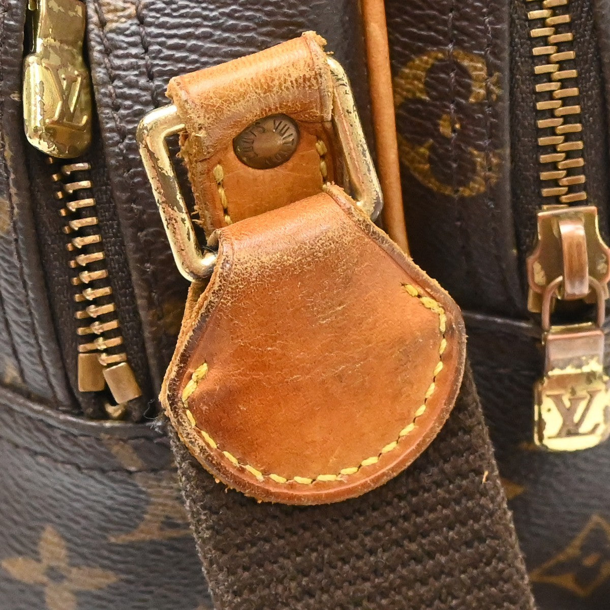 Louis Vuitton Reporter Monogram Canvas Brown Canvas Shoulder Bag Bag (Pre-Owned)