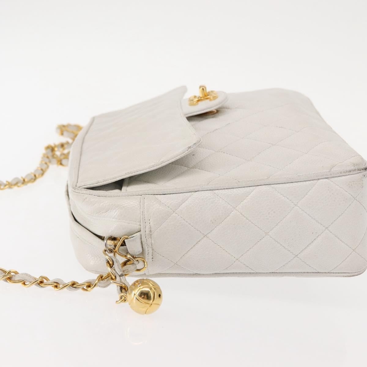 Chanel Vintage Front Pocket Camera Quilted Caviar White Leather Shoulder Bag Bag (Pre-Owned)