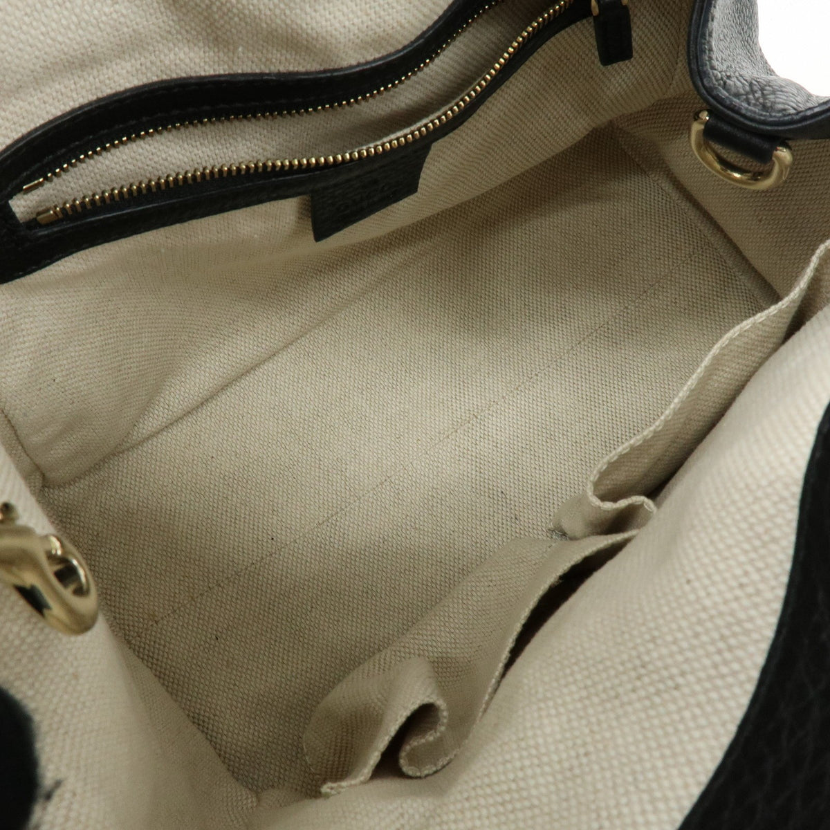 Gucci Soho Leather Black Leather Shoulder Bag Bag (Pre-Owned)