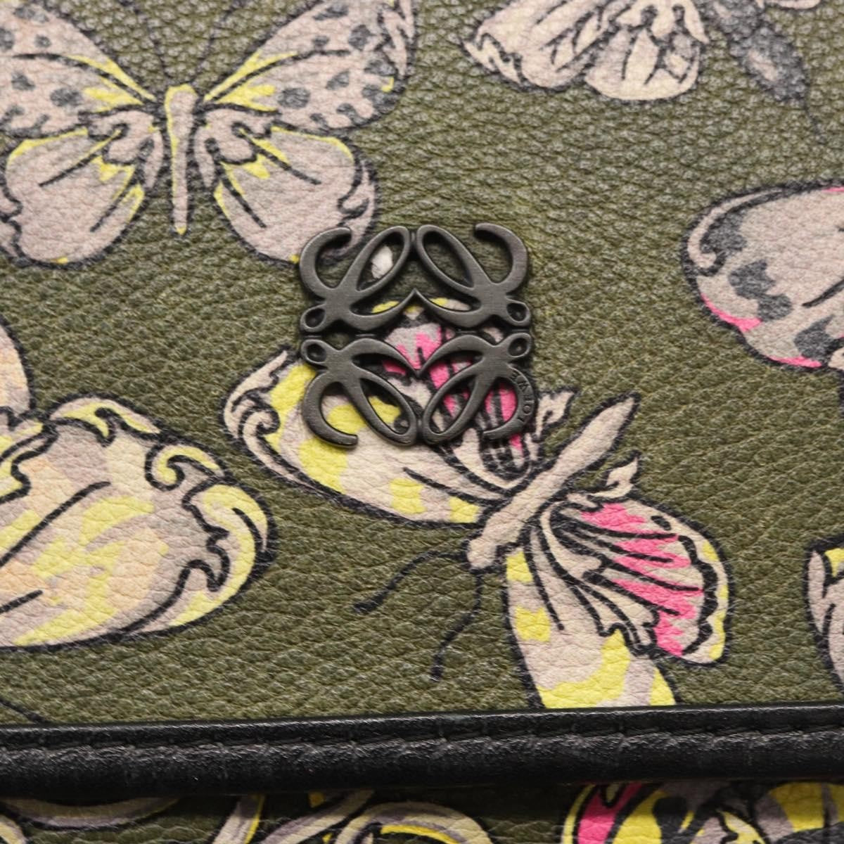 Loewe Messenger Printed Leather Green Leather Handbag (Pre-Owned)