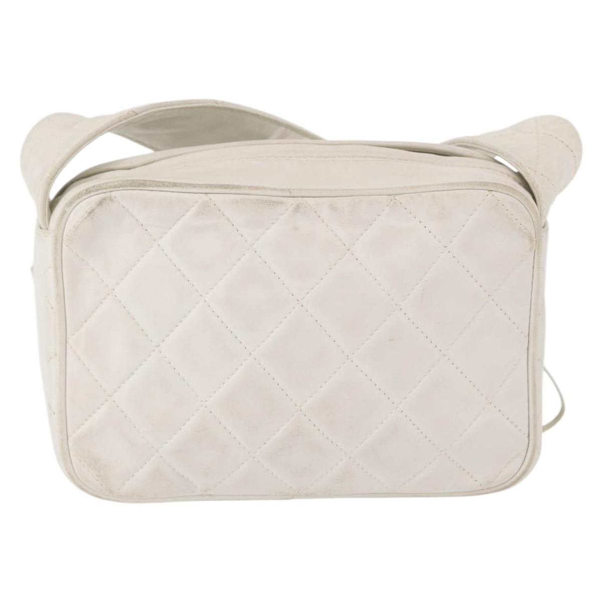 Chanel Vintage Diamond Cc Slit Pocket Camera Quilted Leather White Leather Shoulder Bag Bag (Pre-Owned)