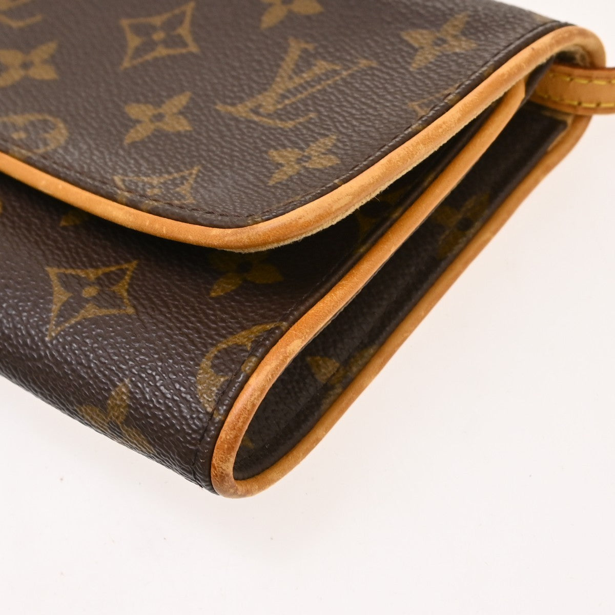 Louis Vuitton Twin Canvas Brown Canvas Clutche & Pouche Bag (Pre-Owned)