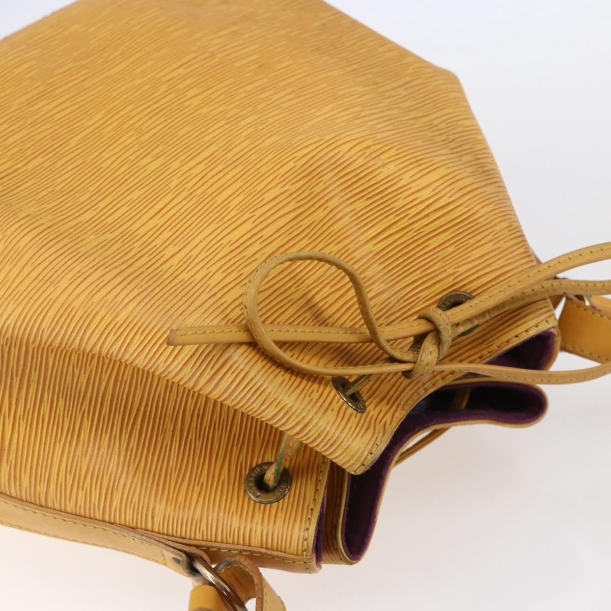 Louis Vuitton Petit Noe Epi Leather Yellow Leather Shoulder Bag Bag (Pre-Owned)