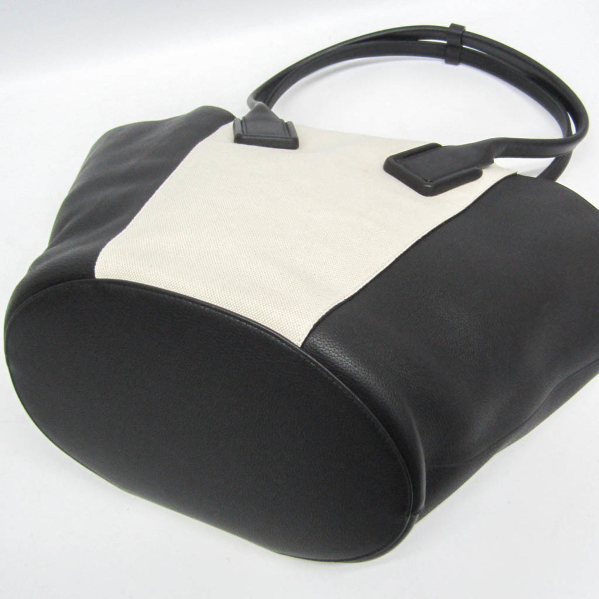 Bottega Veneta Basket Leather Black Leather Tote Bag Bag (Pre-Owned)