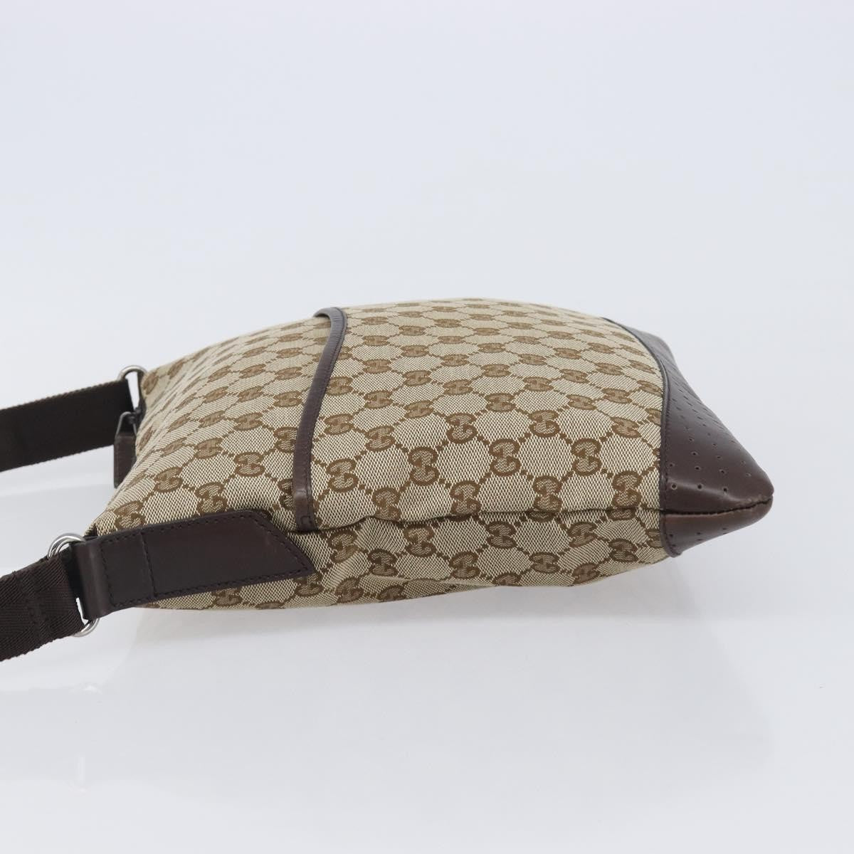 Gucci Zip Messenger Gg Canvas With Perforated Leather Beige Canvas Handbag (Pre-Owned)